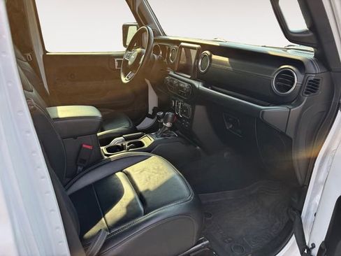 Used 2019 Jeep Wrangler Unlimited Sahara w/ Quick Order Package 24M Moab AWD/4WD image 15