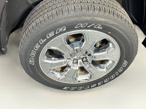 Used 2023 RAM 1500 Big Horn AWD/4WD image 30