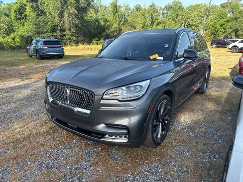 Used 2022 Lincoln Aviator Reserve w/ Equipment Group 201A AWD/4WD image 2