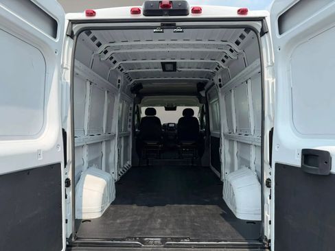 Used 2023 RAM ProMaster 2500 FWD image 4
