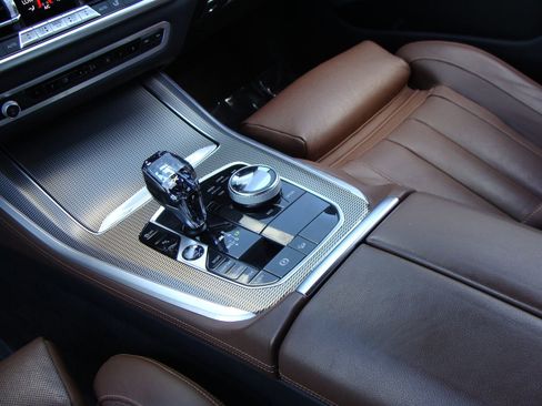 Used 2021 BMW X5 M50i w/ Executive Package image 14