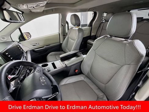 Certified 2021 Toyota Sienna Limited image 5