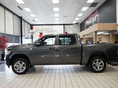 Used 2022 RAM 1500 Big Horn AWD/4WD image 3