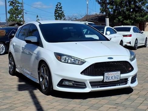 Used 2016 Ford Focus ST image 3