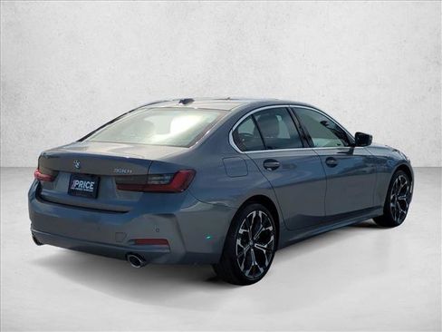 Certified 2025 BMW 330i Sedan w/ Premium Package image 5