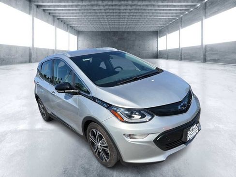 Used 2019 Chevrolet Bolt Premier w/ Infotainment Package FWD image 1