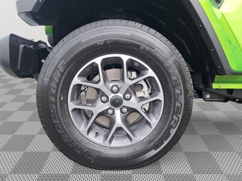 New 2025 Jeep Gladiator Sport image 10