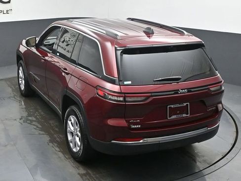 Used 2022 Jeep Grand Cherokee Limited w/ Luxury Tech Group II AWD/4WD image 42