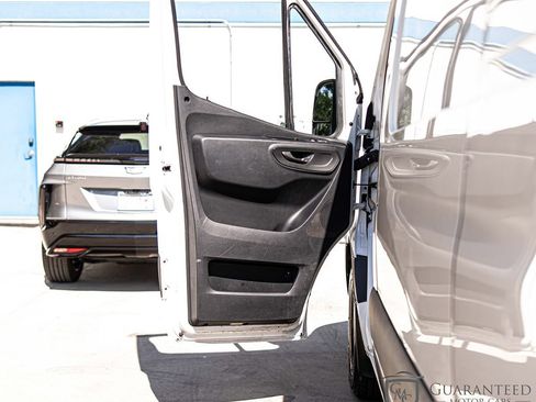 Used 2021 Mercedes-Benz Sprinter 2500 w/ Driver Convenience Package image 16