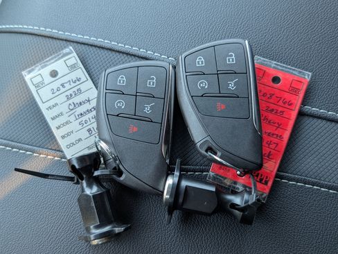 Used 2025 Chevrolet Traverse Z71 w/ Driver Confidence Package image 39