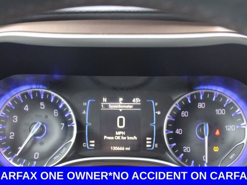 Used 2017 Chrysler Pacifica Touring-L image 36