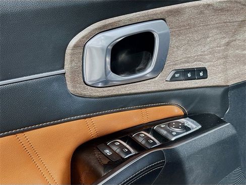 Used 2023 Kia Sorento SX Prestige image 18
