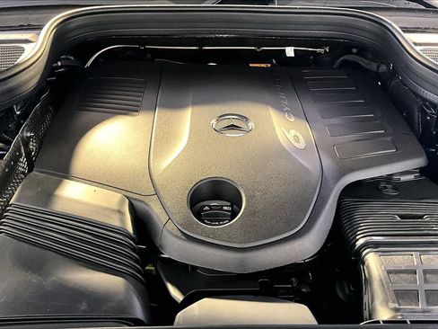 New 2026 Mercedes-Benz GLS 450 4MATIC image 14