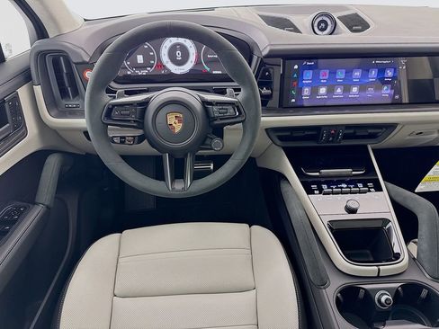Certified 2026 Porsche Cayenne GTS AWD/4WD image 27