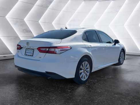 Used 2020 Toyota Camry LE image 7