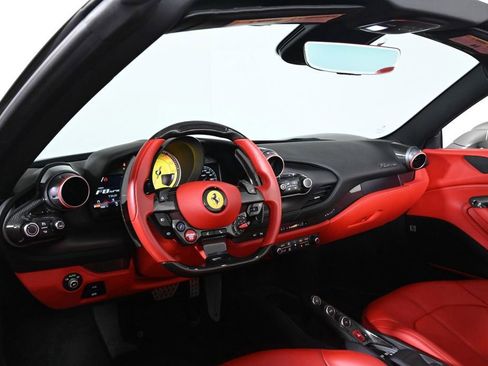 Certified 2022 Ferrari F8 Tributo RWD image 3