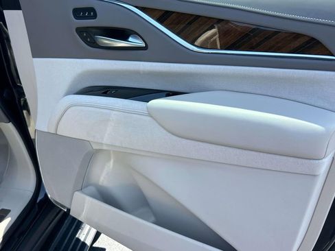 Used 2023 Cadillac Escalade Sport Platinum w/ Heavy-Duty Trailer Package AWD/4WD image 25