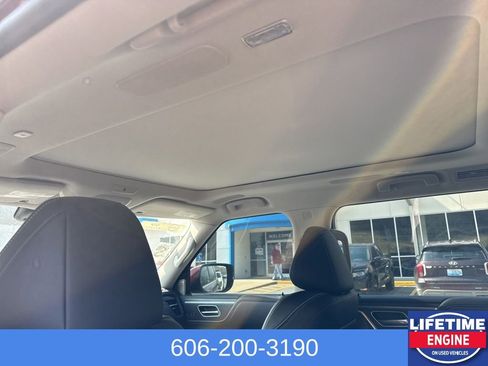 Used 2025 INFINITI QX80 Sensory image 13