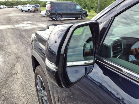 Used 2024 Toyota Tundra Limited AWD/4WD image 18