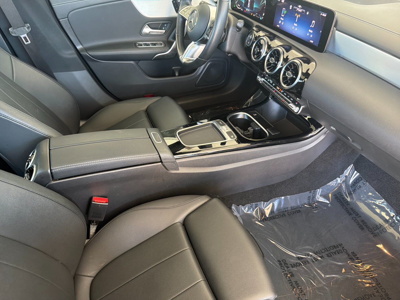 Used 2025 Mercedes-Benz CLA 250 4MATIC image 16