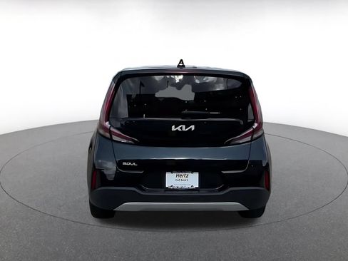 Used 2025 Kia Soul LX w/ LX Technology Package FWD image 12