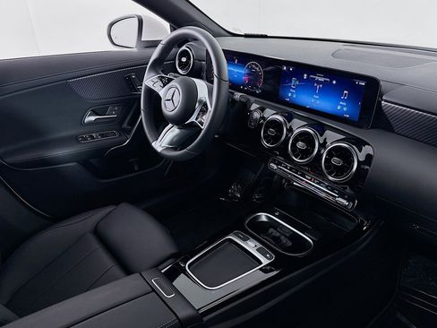 Certified 2026 Mercedes-Benz CLA 250 image 17