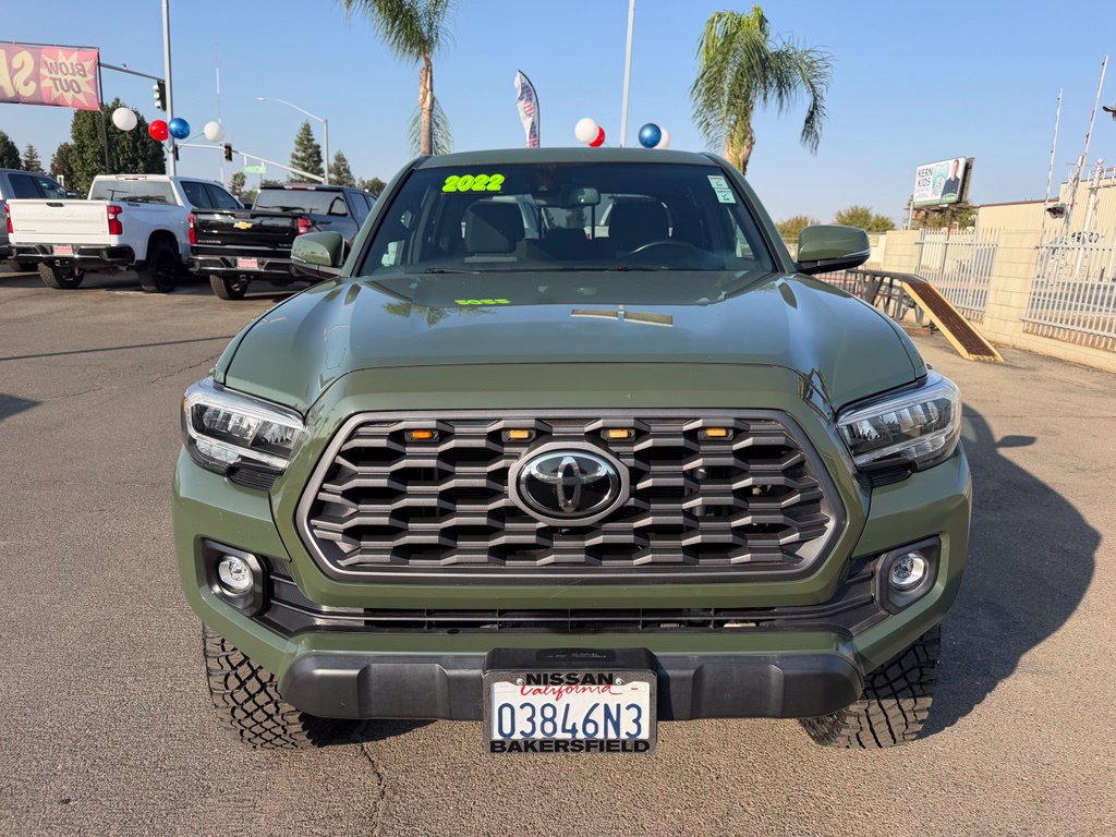 Used 2022 Toyota Tacoma TRD Off-Road w/ Black Out Package (TMS) AWD/4WD image 2