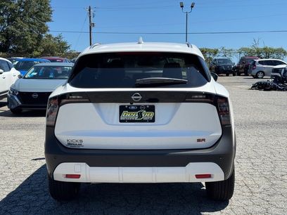 New 2025 Nissan Kicks SR