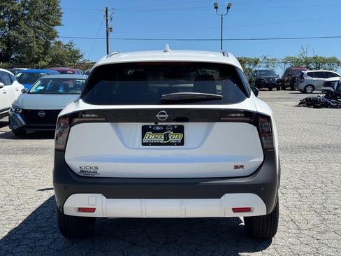 New 2025 Nissan Kicks SR image 4