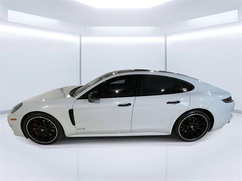 Used 2021 Porsche Panamera GTS image 2