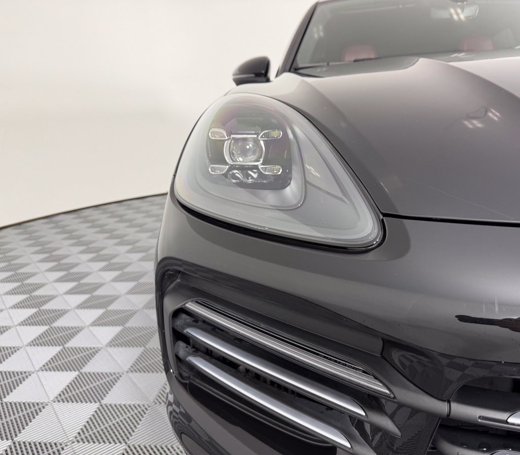 Certified 2023 Porsche Cayenne AWD/4WD image 10