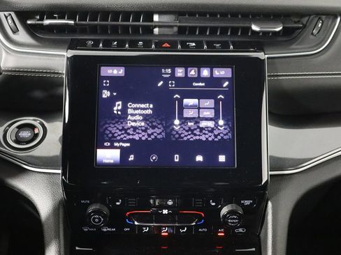 Used 2023 Jeep Grand Cherokee Altitude image 28