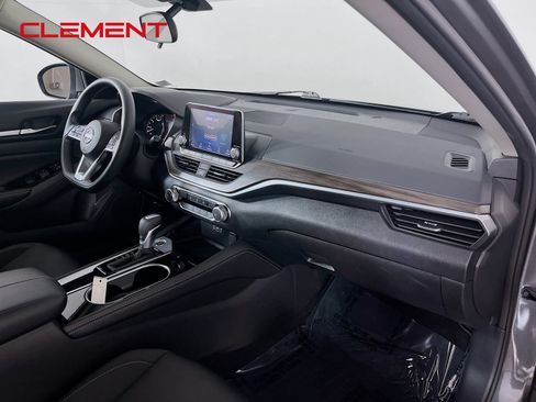 Used 2023 Nissan Altima 2.5 SV FWD image 32