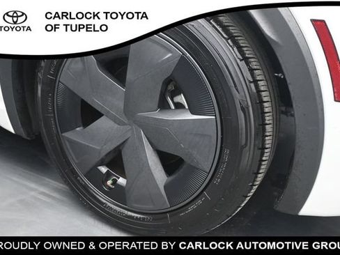 Used 2026 Toyota Prius LE FWD image 18