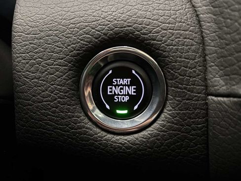 Used 2023 GMC Yukon XL Denali AWD/4WD image 54