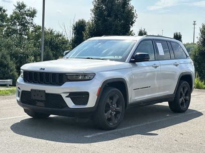 Used 2023 Jeep Grand Cherokee Altitude