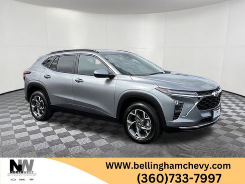 Used 2026 Chevrolet Trax LT w/ Driver Confidence Package image 1