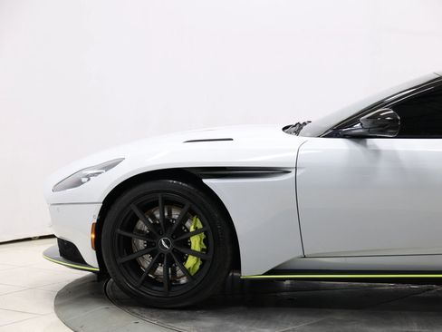 Used 2020 Aston Martin DB11 AMR image 6