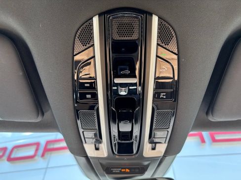 Certified 2023 Porsche Cayenne S Platinum AWD/4WD image 32