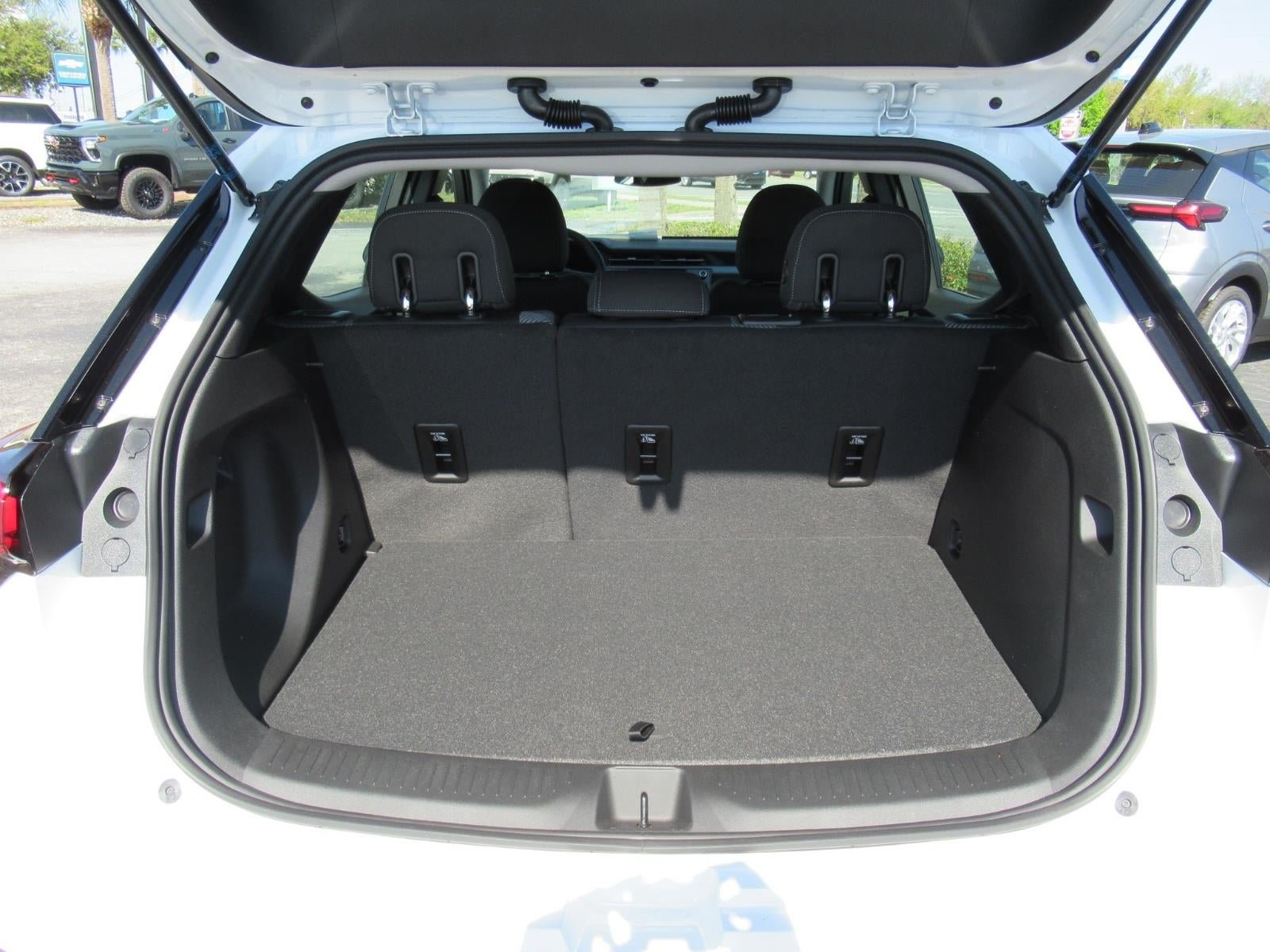 New 2027 Chevrolet Bolt LT FWD image 28