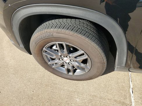 Used 2025 GMC Acadia Elevation image 39