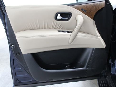 Used 2024 Nissan Armada SL w/ Captain's Chairs Package image 21