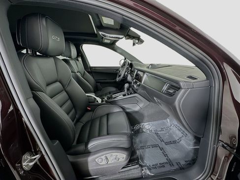 New 2026 Porsche Macan GTS AWD/4WD image 31