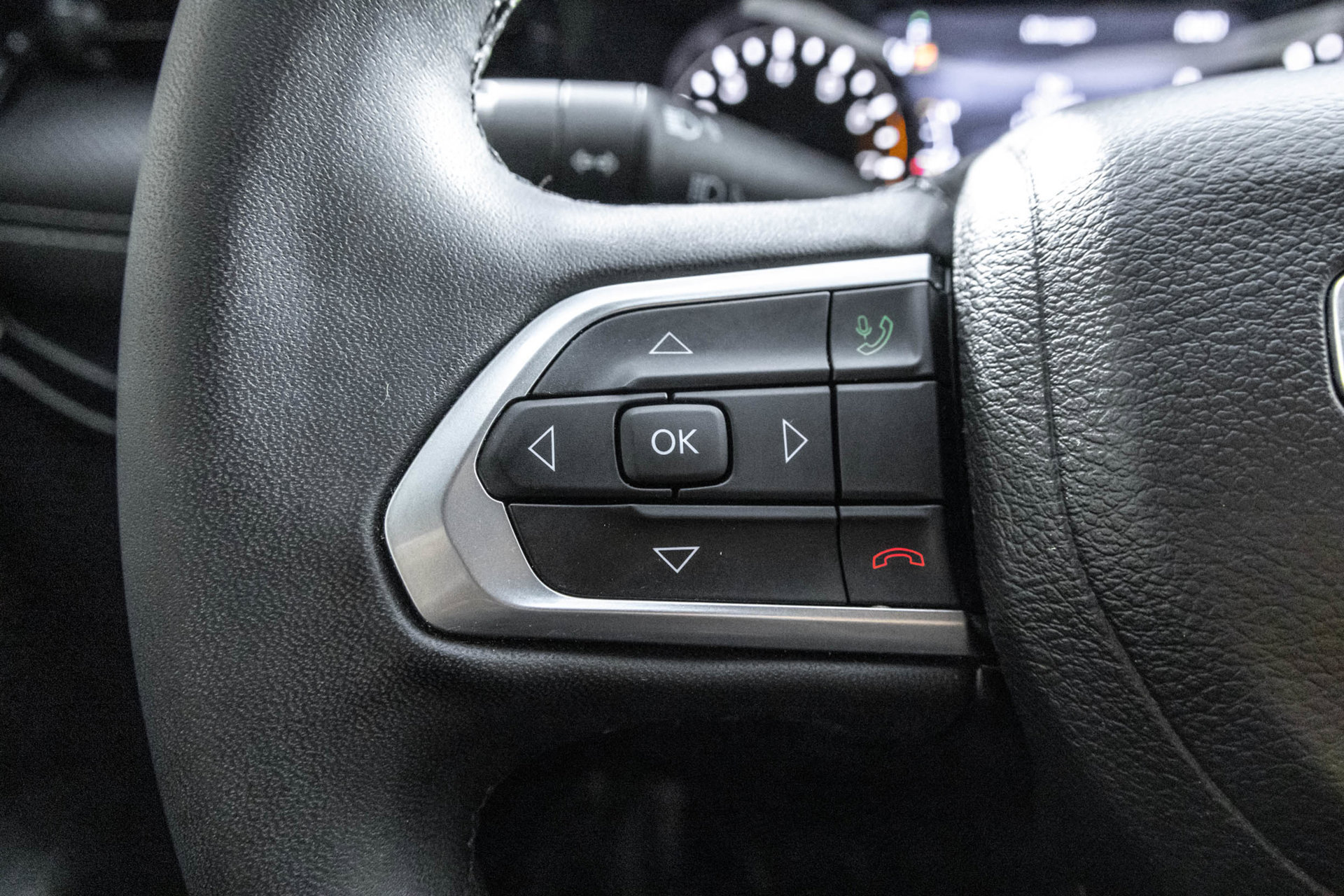 Used 2022 Jeep Compass Latitude w/ Sun and Sound Group AWD/4WD image 23
