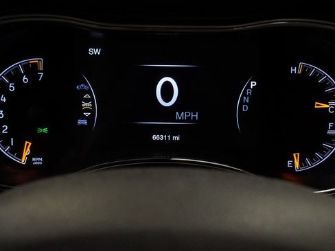 Used 2018 Jeep Grand Cherokee Limited AWD/4WD image 18