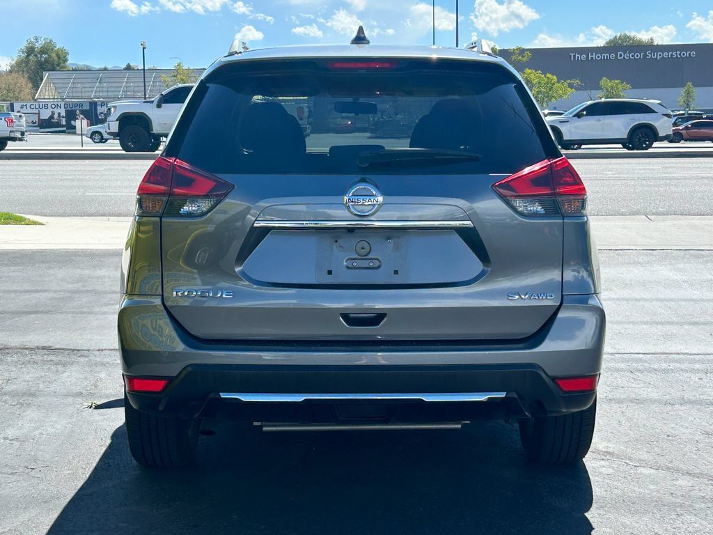 Used 2018 Nissan Rogue SV AWD/4WD image 14