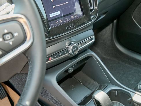 New 2026 Volvo XC40 B5 Core image 13