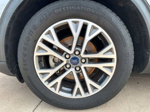 Used 2022 Ford Escape SEL image 9