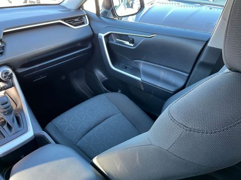Used 2025 Toyota RAV4 XLE image 34