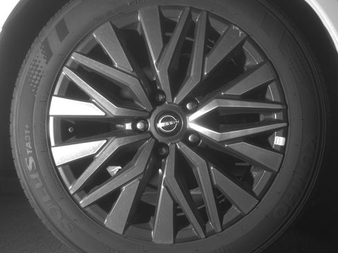 Used 2025 Nissan Altima 2.5 SV FWD image 15